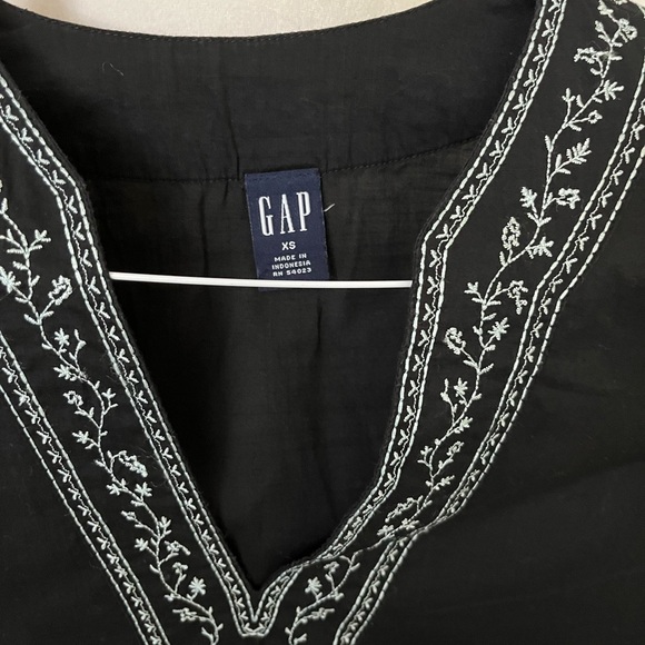 Gap Women’s Black Blouse With White Detailing- XS - Picture 3 of 4